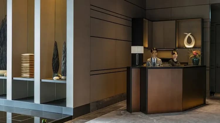 Concierge desk