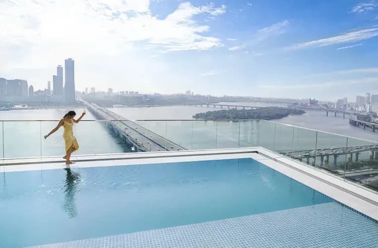 Infinity pool