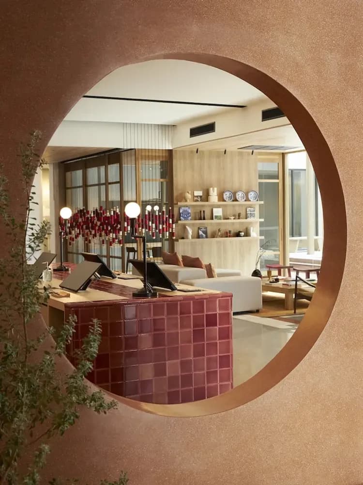 Check-in/check-out kiosk