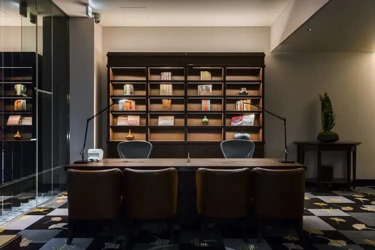 Check-in/check-out kiosk