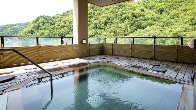 定山溪溫泉 花紅葉|免費車站接駁/定山源泉公園步行1分-2