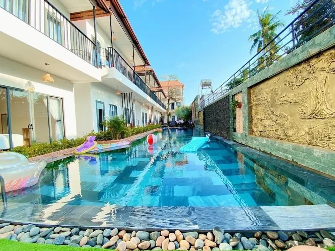 堅江省-極光屋飯店