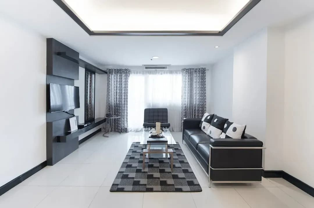 Metro Manila-Y2 Residence Hotel