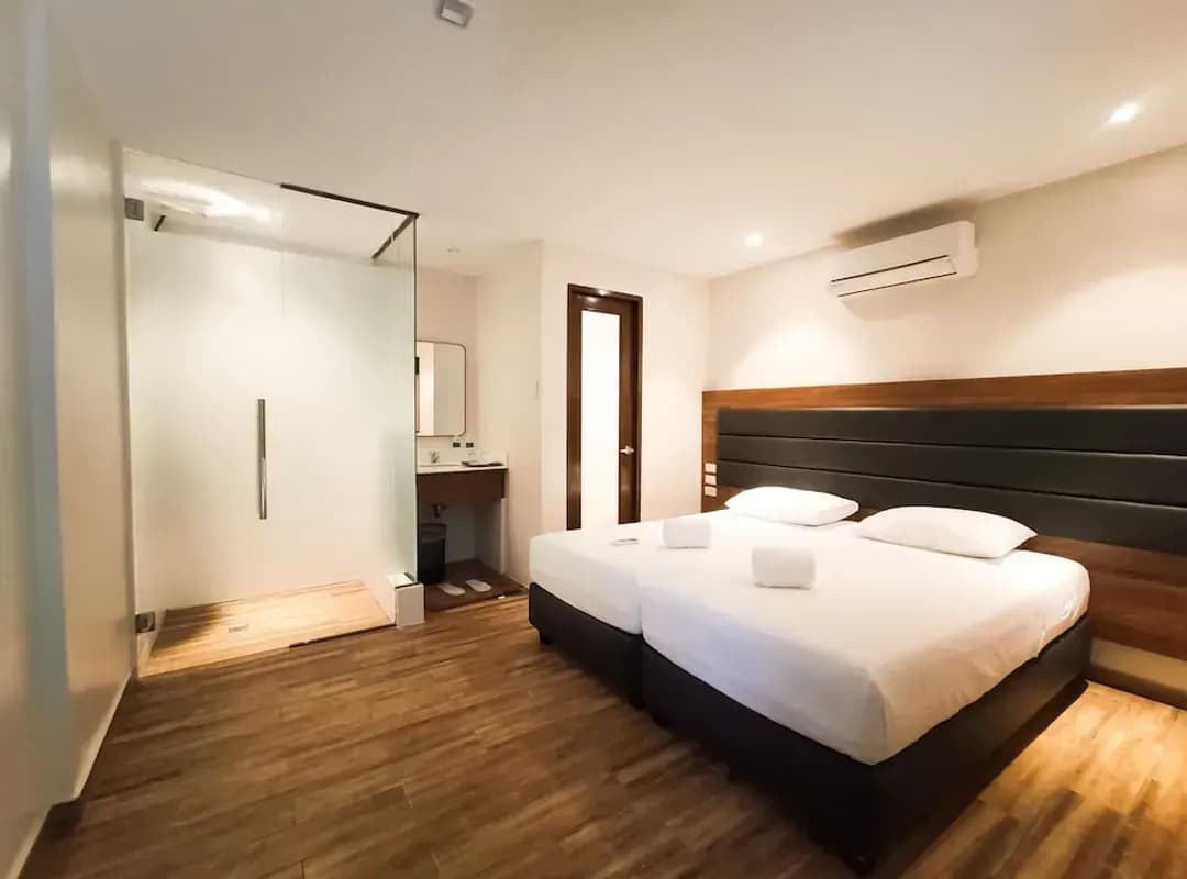 Metro Manila-The Hub District Garden Suites