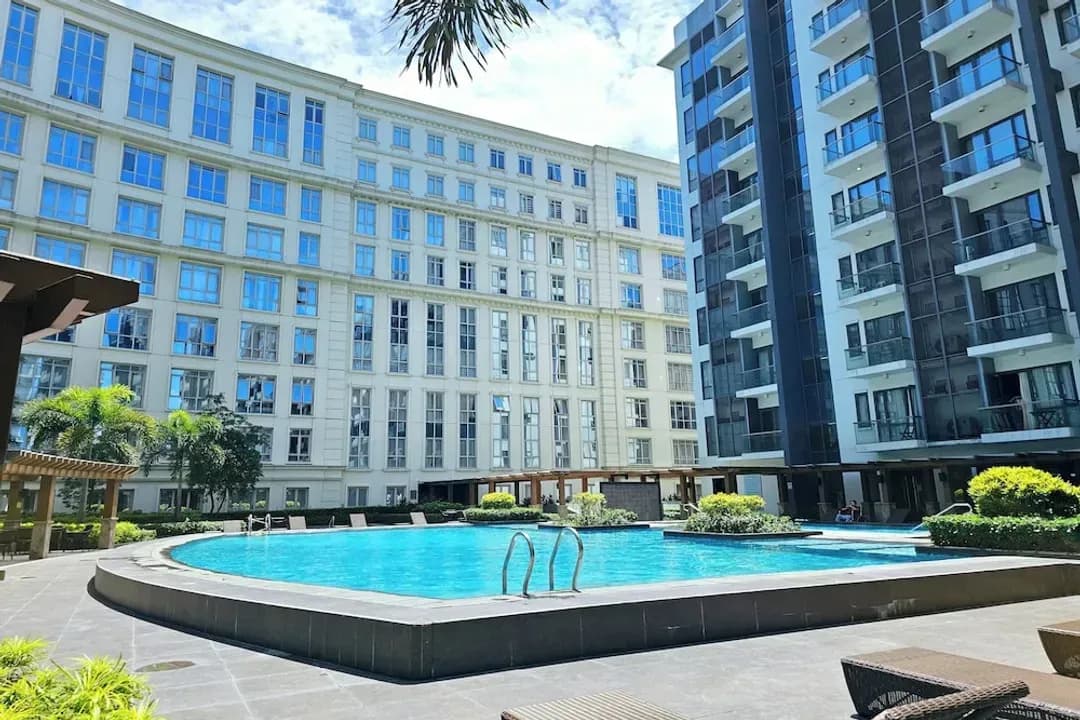 Metro Manila-Tess and Tessha Condotel near T3 Airport