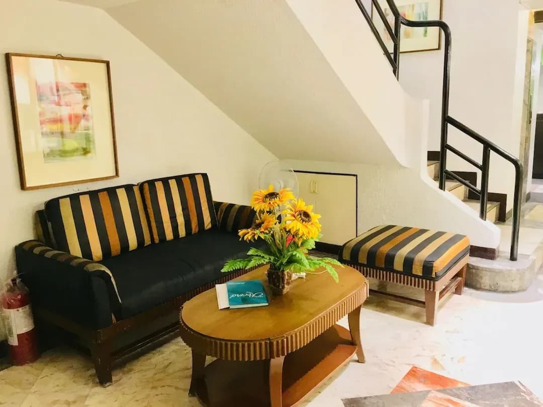 메트로 마닐라-쥬피터 스위트