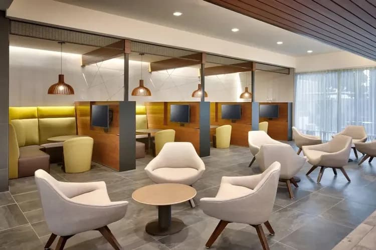 Lobby lounge