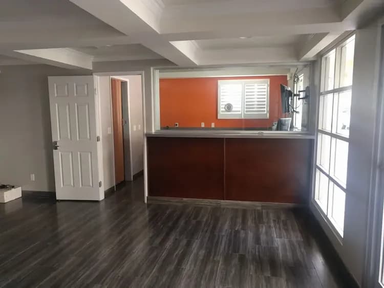 Check-in/check-out kiosk