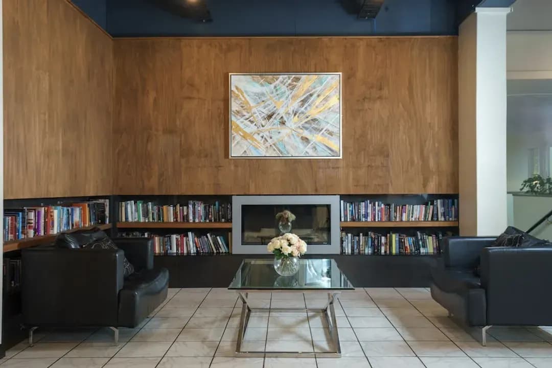 Auckland District-Kiwi International Hotel