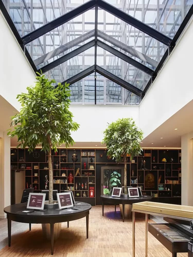 Check-in/check-out kiosk