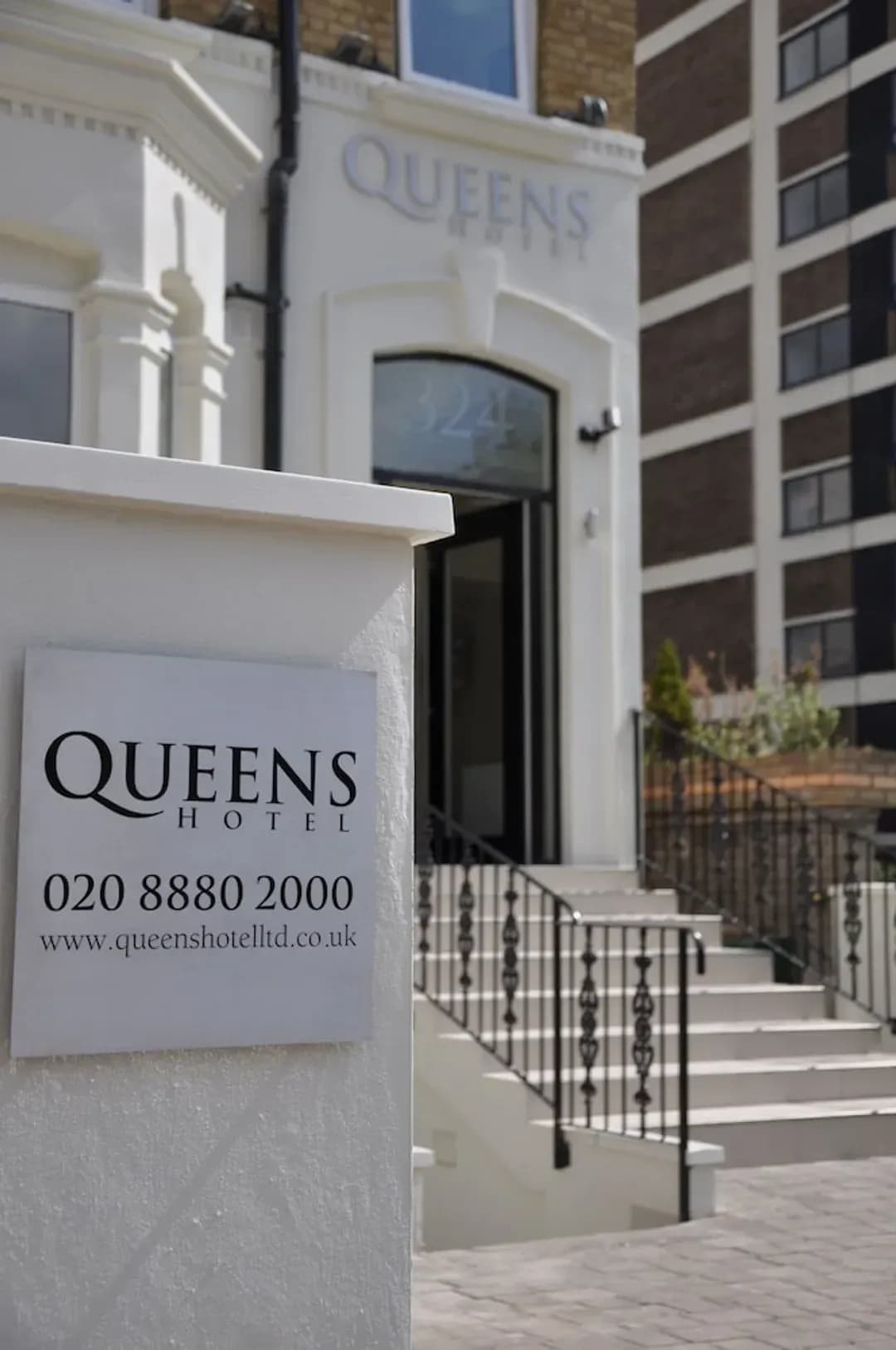 그레이터 런던-퀸즈 호텔