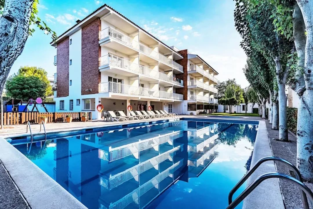 加泰隆尼亞-阿馬波拉桑威公寓