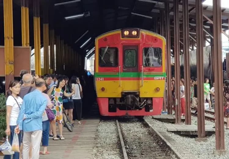 【曼谷精選集】暹羅古城小象飯糰、大皇宮遊嘟嘟車、米其林餐車巴士、泰式風情水上市場四日-13