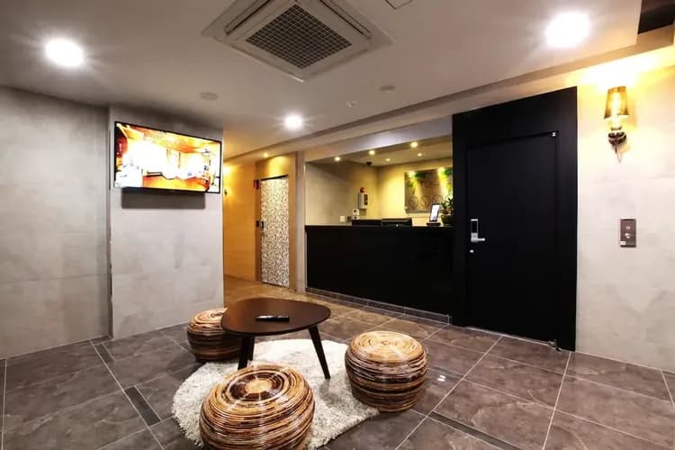 Check-in/check-out kiosk