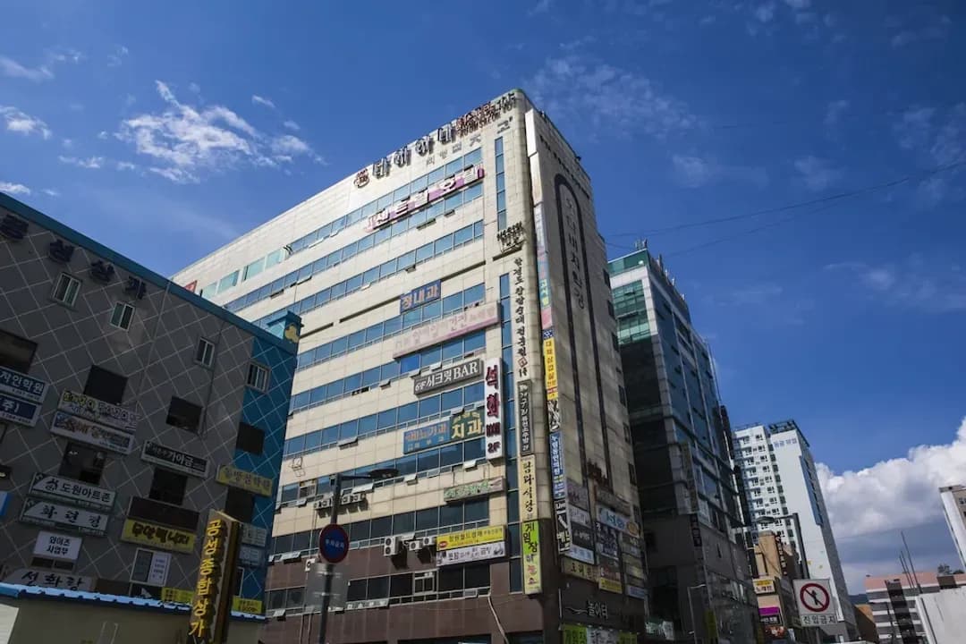 Gyeongsangnam-do-Central Hotel