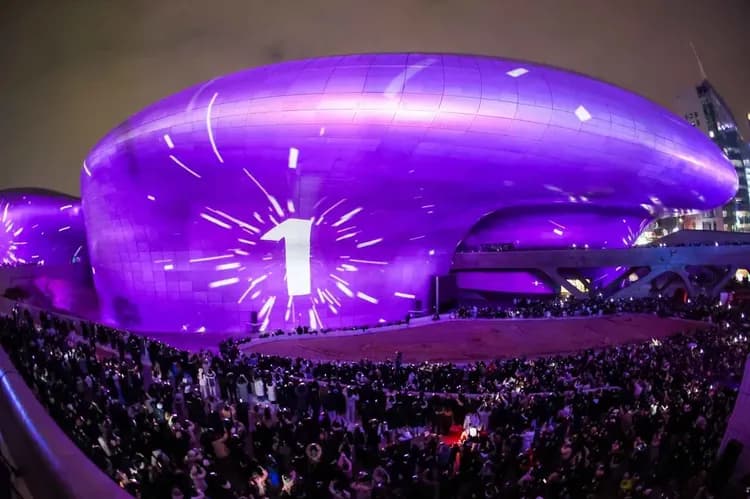 於東大門設計廣場自由參與 2025新年倒數活動