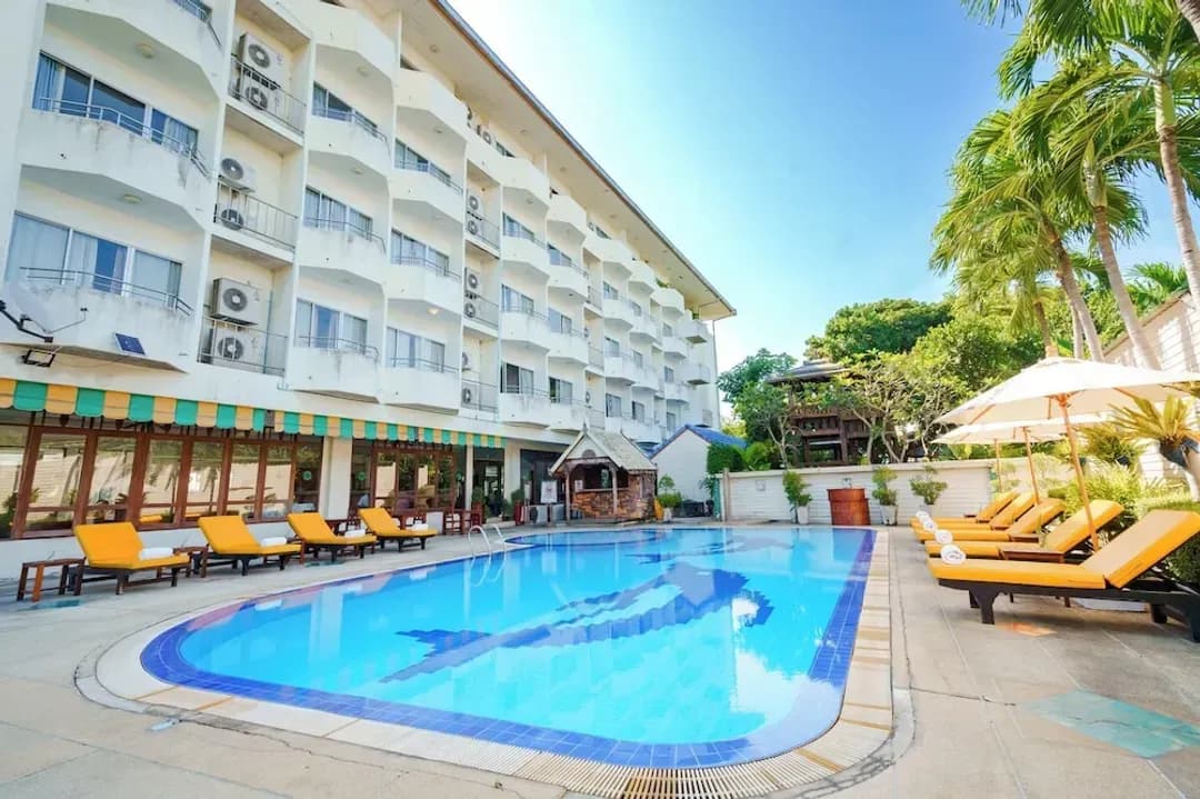 Chonburi-JP Villa Hotel