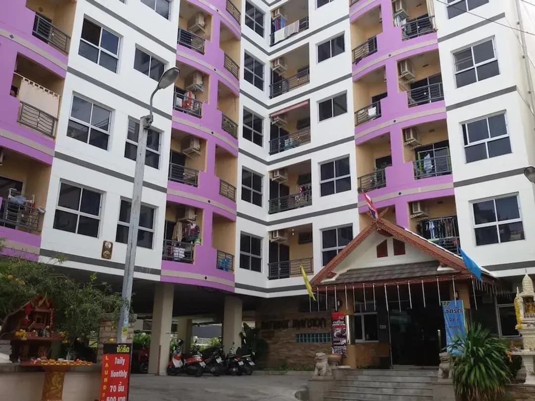 Chonburi-Rattakit Mansion