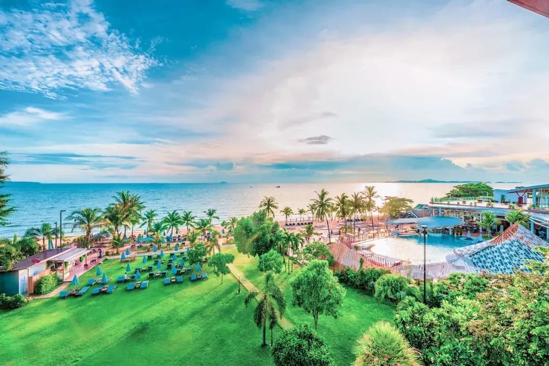 春武里府-中天海灘頂峰大飯店