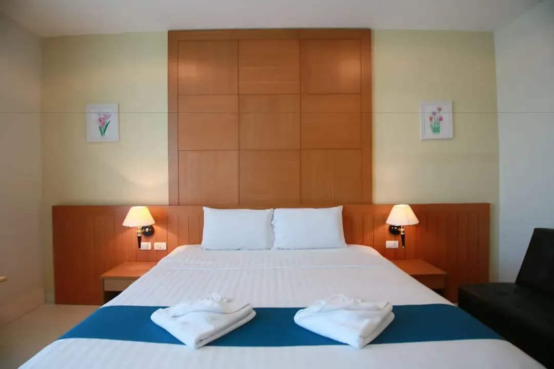 春武里府-中芭堤雅標幟旅舍