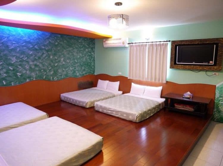 木屋豪華八人房