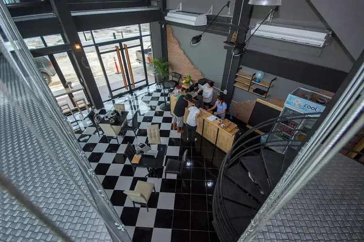 Check-in/check-out kiosk