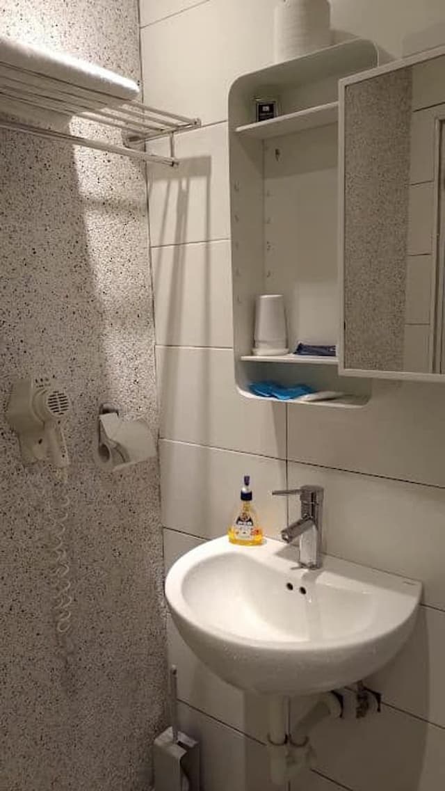 Let's Go Homestay-Happiness Double Room-5