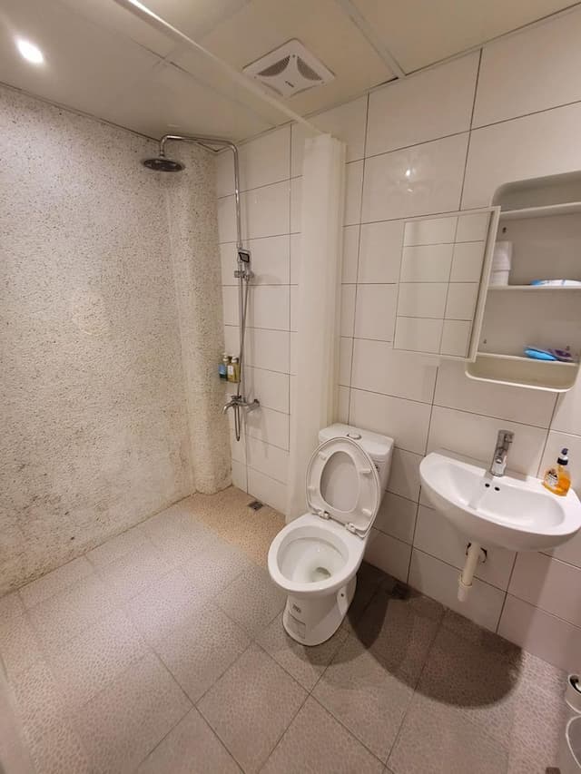 Let's Go Homestay-Quadruple Room-6