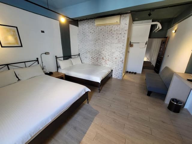 Let's Go Homestay-Quadruple Room-2