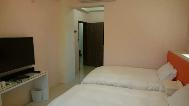 京棧興盛民宿|近市區交通方便-雙床兩人房-2