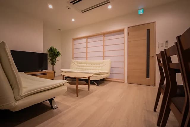 Ryo-an 4-1st floor charter ★ 5 minutes walk from Otaru station / up to 4 people Basic charge / Relax in the large living room. Ryoan-2