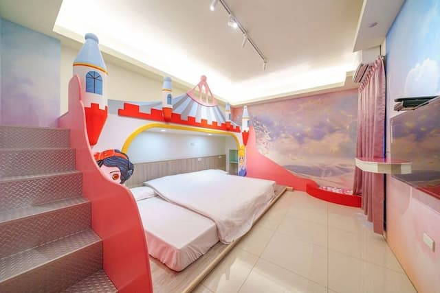 金朵民宿 | 房內溜滑梯、球池-白雪公主四人房-5