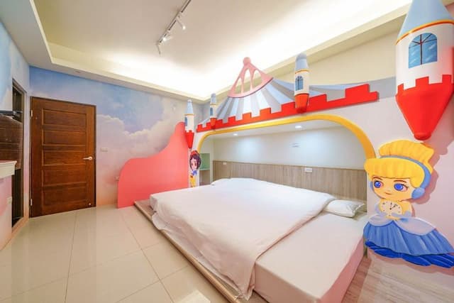 金朵民宿 | 房內溜滑梯、球池-白雪公主四人房-4