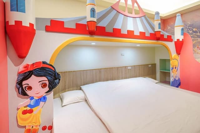 金朵民宿 | 房內溜滑梯、球池-白雪公主四人房-2