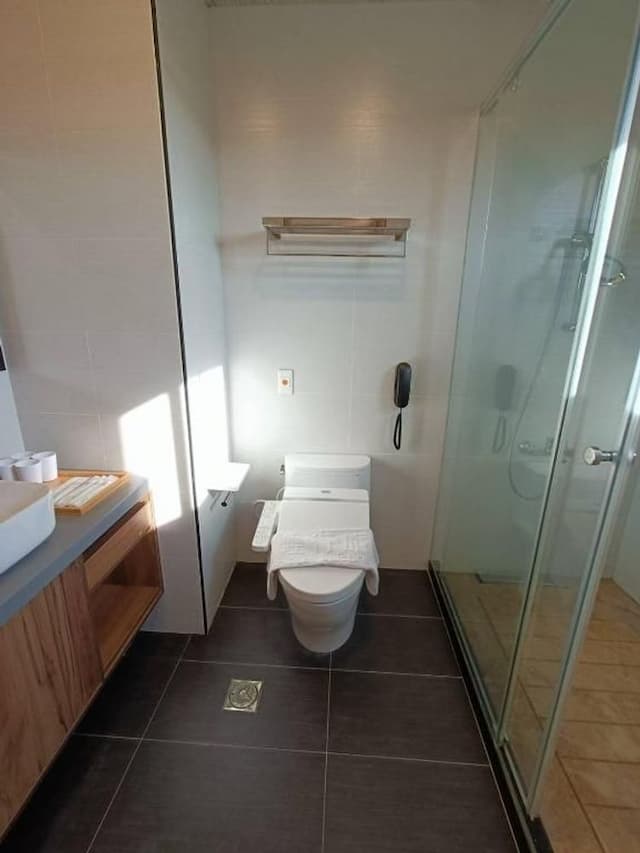 HOTEL LEISURE Kaohsiung-Deluxe Twin Room-5