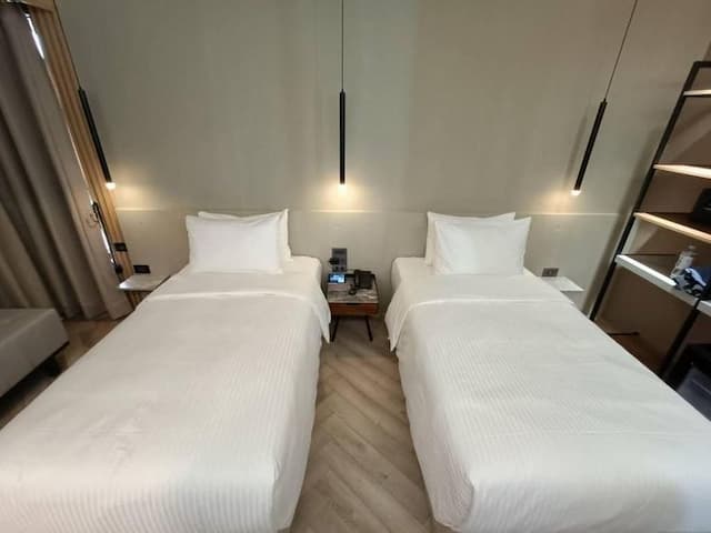 HOTEL LEISURE Kaohsiung-Deluxe Twin Room-1