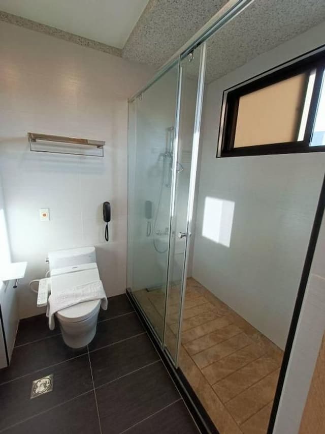 HOTEL LEISURE Kaohsiung-Deluxe Twin Room-6