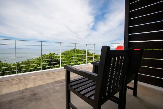 バルコニーバルコニー