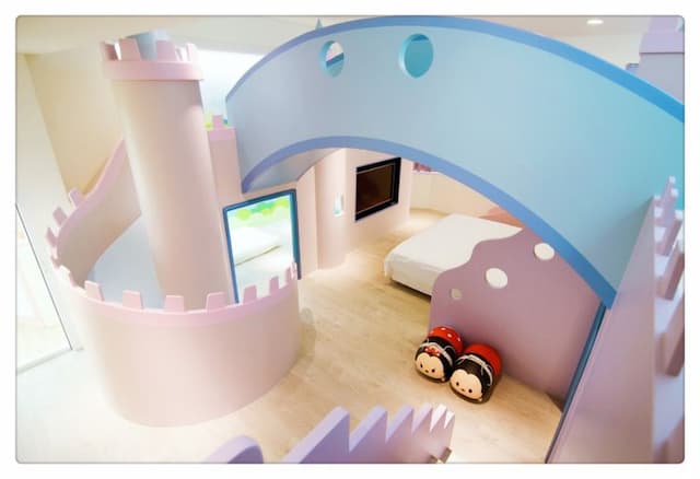 高雄FunBus溜滑梯親子民宿-魔幻城堡房-1