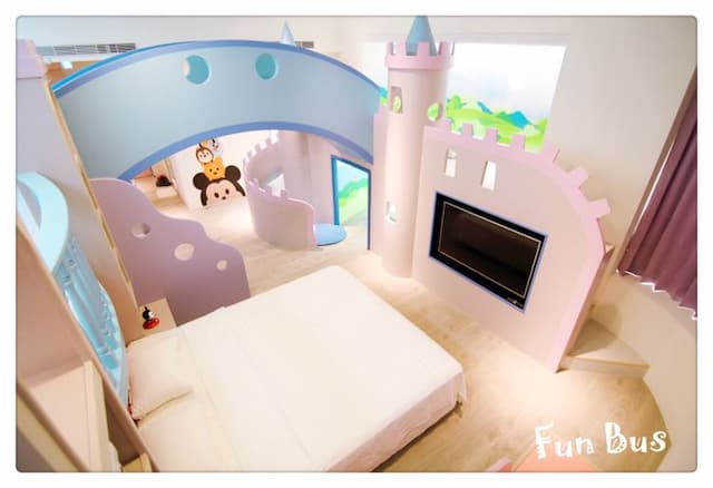 高雄FunBus溜滑梯親子民宿-魔幻城堡房-2
