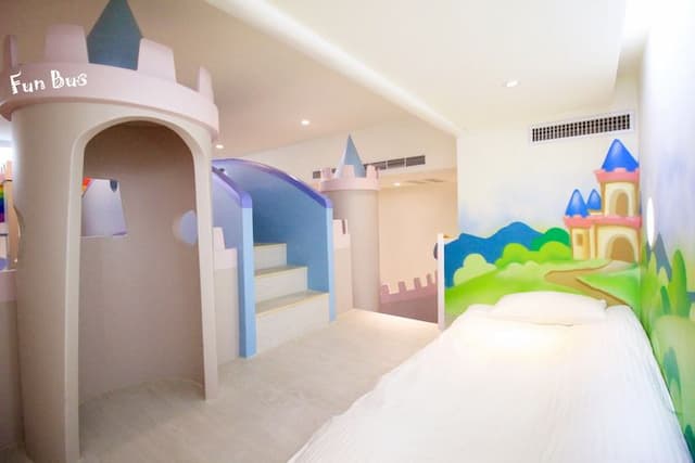 高雄FunBus溜滑梯親子民宿-魔幻城堡房-4
