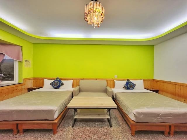 興吉旅店 | 室內公共空間自行車停放-山景四人房-10