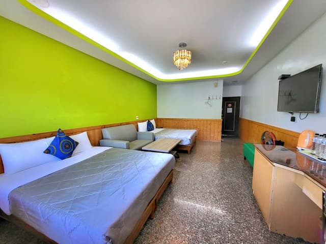 興吉旅店 | 室內公共空間自行車停放-山景四人房-9