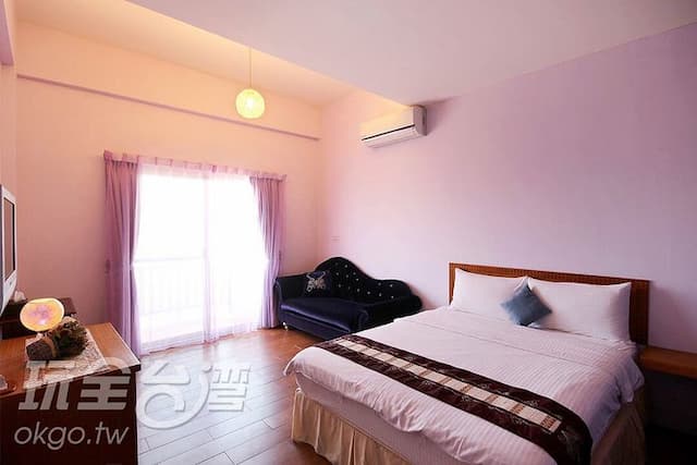 Summer Time Bed and Breakfast-2E exquisite double room-1