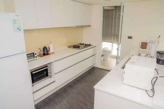 漁樂活台南安平包棟民宿|4-16人包棟|電梯採光豪宅|設有電動麻將、廚房、浴缸|豪宅體驗|軟水系統|精油沐浴備品|鄰近漁光島-漁樂活民宿(一館:世平五街10巷37號)-3