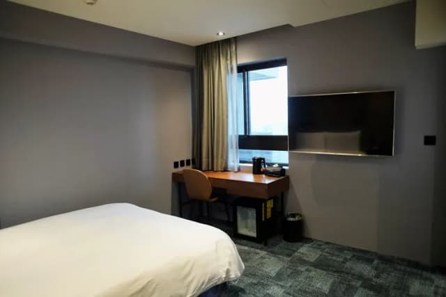 路徒Plus行旅-站前館|超寬敞兒童遊戲區、緊鄰台北車站-行政雙人房 | 遠眺台北101-6