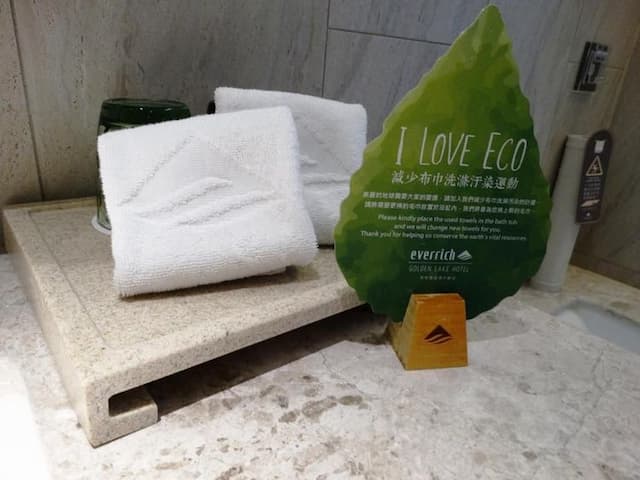 골든 레이크 호텔-디럭스 가든뷰 킹베드-6