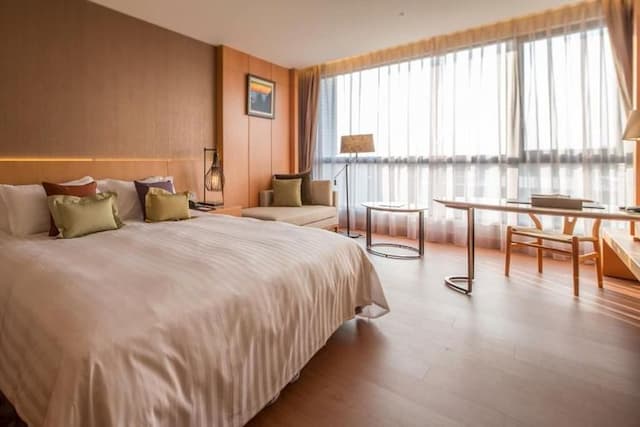 골든 레이크 호텔-디럭스 가든뷰 킹베드-2