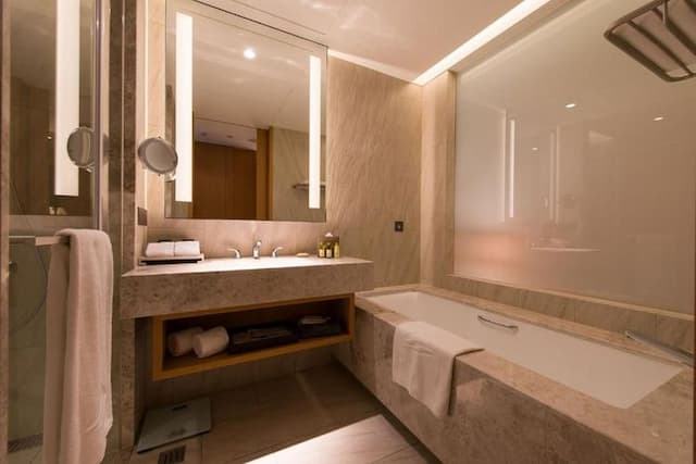 골든 레이크 호텔-디럭스 레이크뷰 보조 침대-5