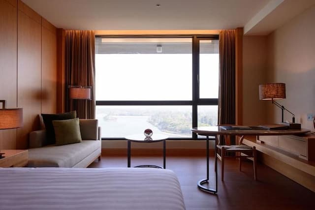 골든 레이크 호텔-디럭스 레이크뷰 보조 침대-3